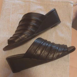 Aquatalia Kristina Black Wedge Sandal Leather Shoes 8.5 w/Box & Bag Worn ONCE